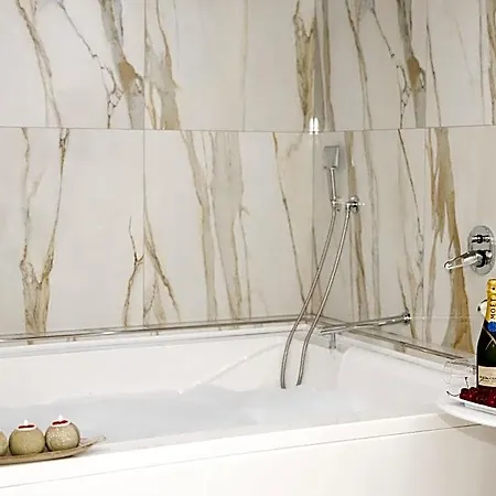 住宿加早餐酒店 La Perla Luxury 安格里